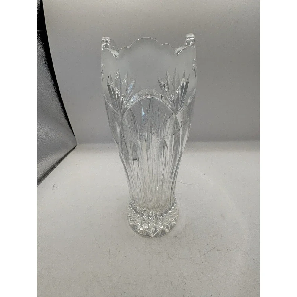 Oneida Southern Garden Frosted/ Clear Oval Vase 7.5”